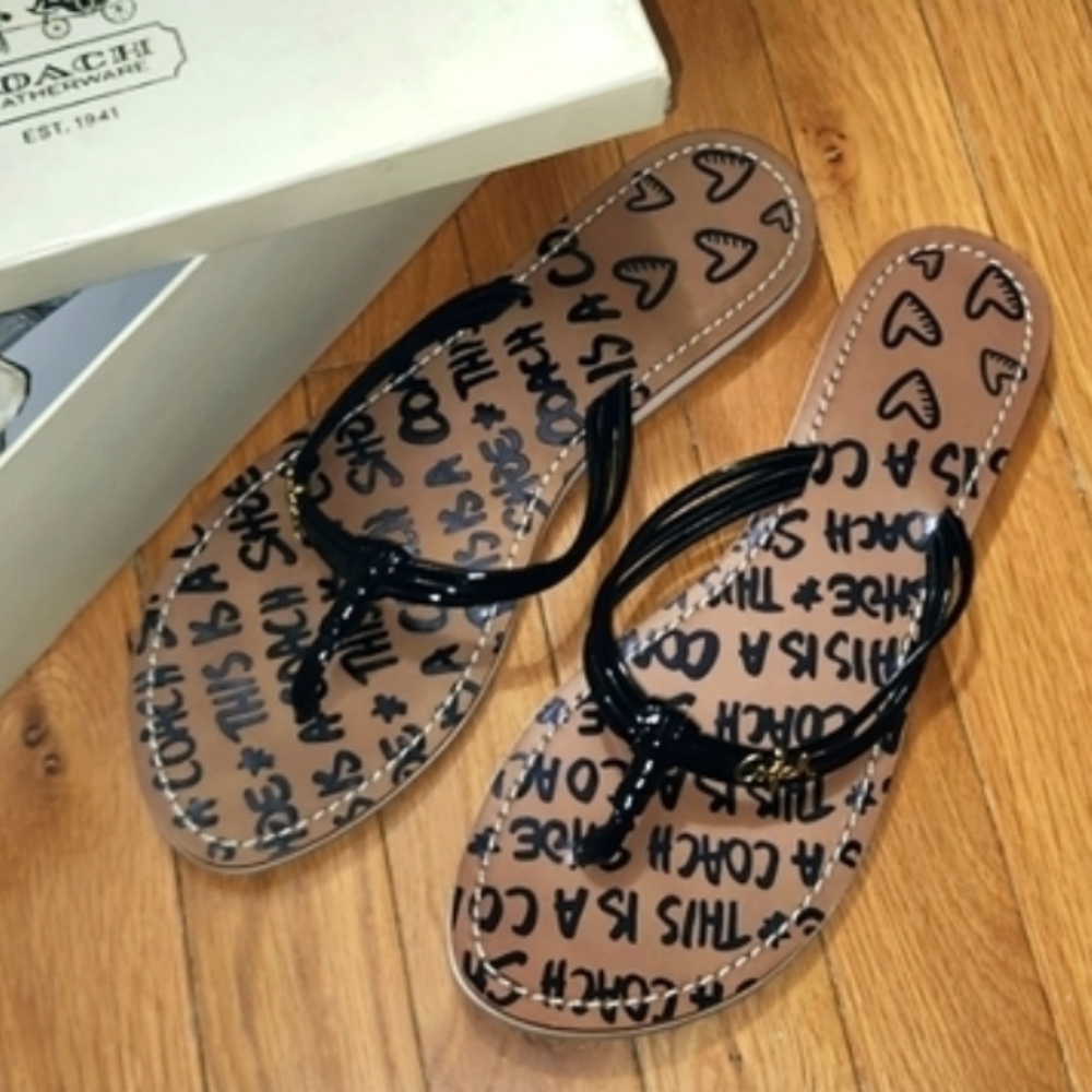 VINTAGE  LOOK NEW Coach Molly soft patent Sandals size 11 in box
